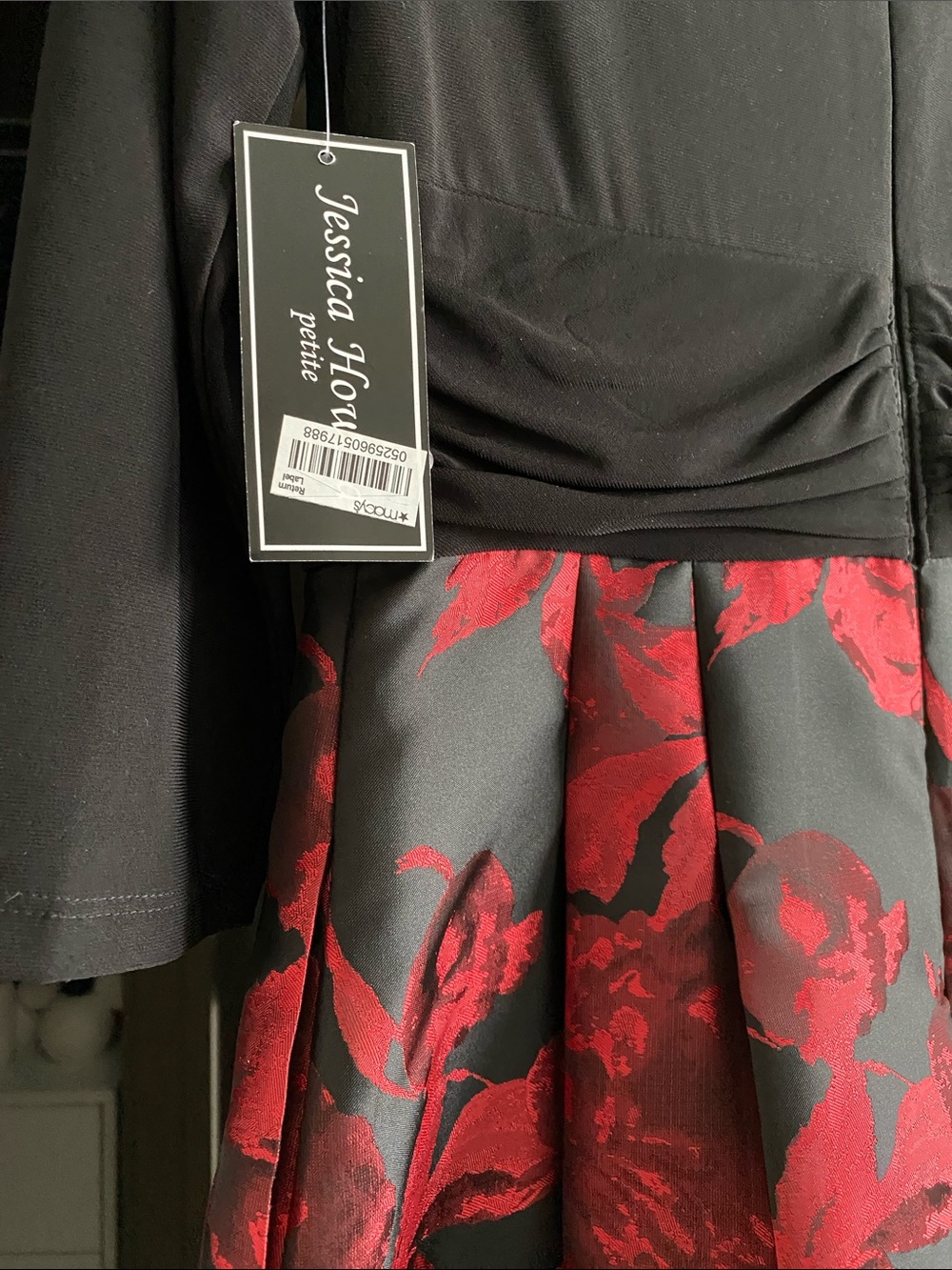 Women’s dress - Picture 3 of 3